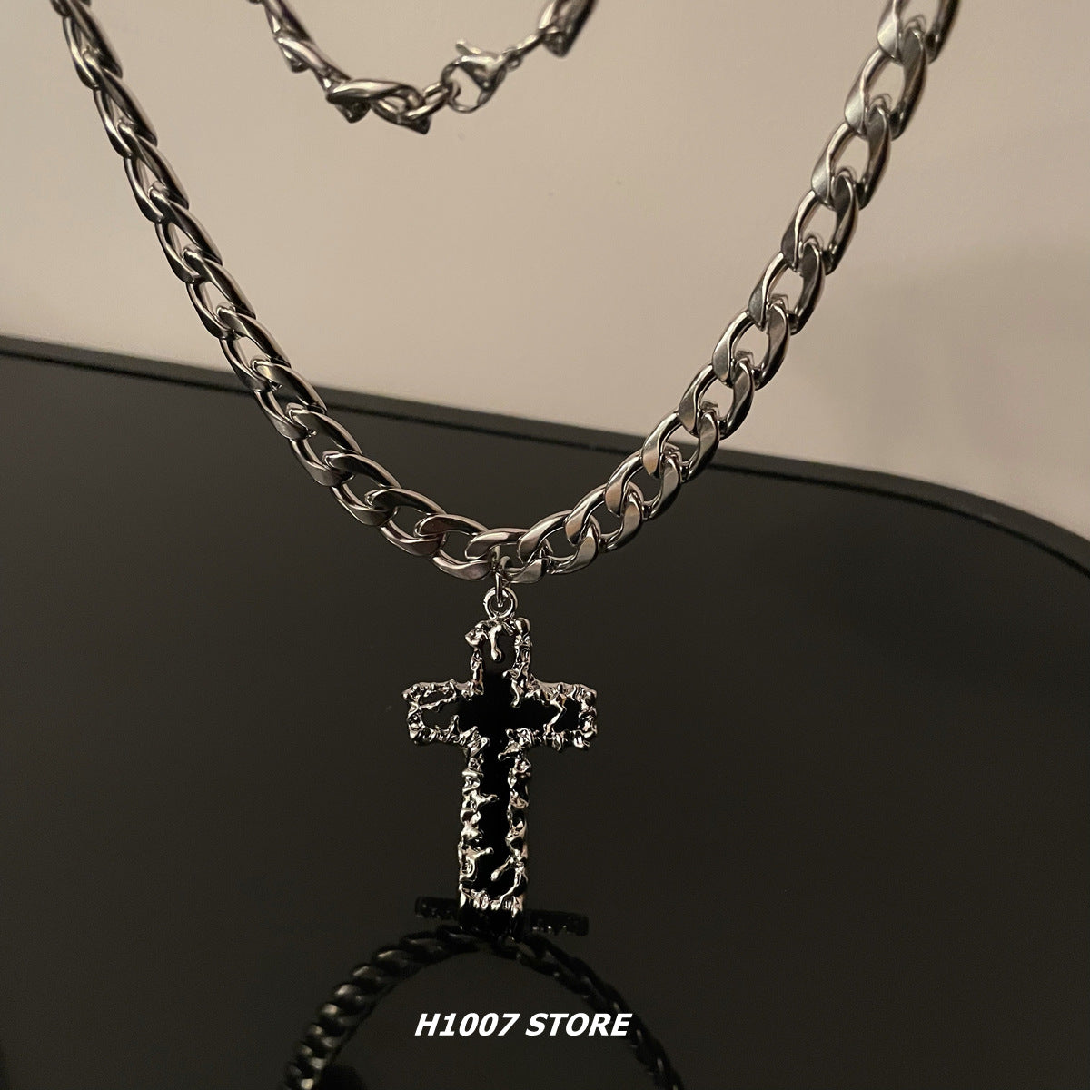 Wholesale Dark style melting cross hip-hop style Cuban clavicle necklace